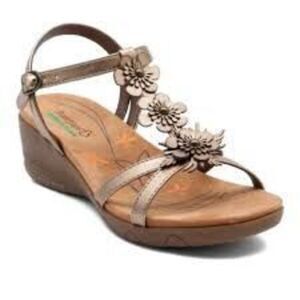 Baretraps Size 9 Hammond Memory Foam Comfort Wedge Sandals Metallic Floral Strap